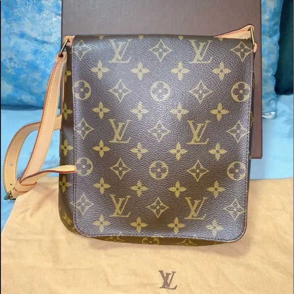 Louis Vuitton - Mustard Yellow Patent Leather Monogram Embossed